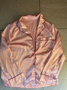 Pink satin pyjama set with red piping. Size M #loungewear #cozy #sleepwear